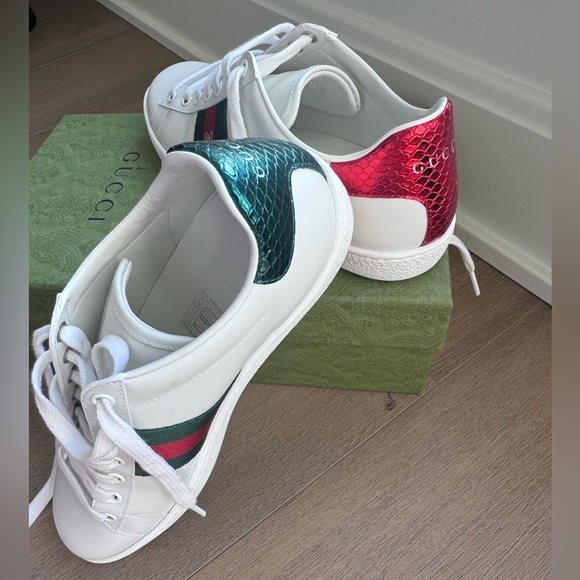 Women’s Gucci Ace Sneaker with Bee size 38 - Picture 10 of 11